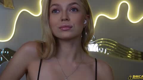 Kelly online show from October 13, 2025, 5:29 am