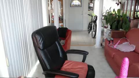 Snapshot of kellyannelynn chatting on January 11, 2025, 5:40 pm kellyanne Lynn but please call me fucktoy online show from January 11, 2025, 5:40 pm