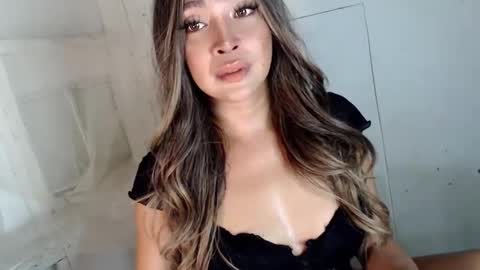 Snapshot of kellyclarksonx chatting on January 28, 2025, 1:49 pm its me KELLY online show from January 28, 2025, 1:49 pm