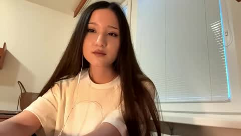 Snapshot of kellyleinonen chatting on May 12, 2026, 6:05 pm Kelly online show from May 12, 2026, 6:05 pm