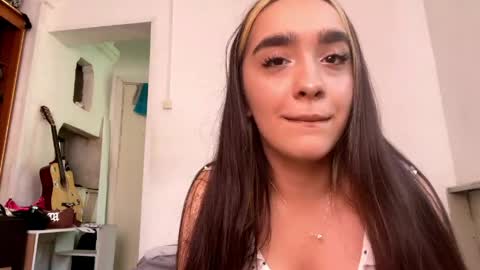 Snapshot of kellyleinonen chatting on June 3, 2026, 8:17 am Kelly online show from June 3, 2026, 8:17 am