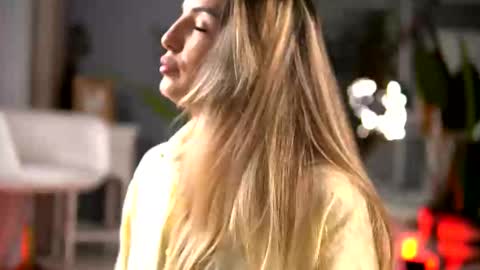 Snapshot of kellymathews chatting on November 18, 2025, 2:50 am Denise online show from November 18, 2025, 2:50 am