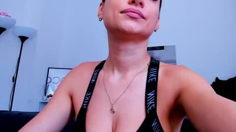 Snapshot of kellysmits chatting on June 5, 2026, 6:52 am kellysmits online show from June 5, 2026, 6:52 am
