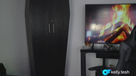 Kelly online show from November 11, 2025, 5:24 pm