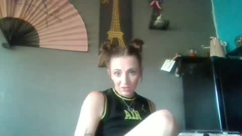 kellyy_marieee13 online show from June 19, 2026, 1:37 pm
