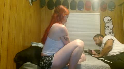 Snapshot of kellzxoxo93 chatting on December 5, 2024, 4:53 am Vixensc93 online show from December 5, 2024, 4:53 am