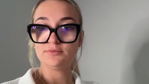 Kelsey Blu online show from April 28, 2026, 10:59 pm