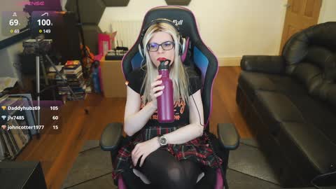 Snapshot of kelseycobalt chatting on December 4, 2024, 12:08 am kelseycobalt online show from December 4, 2024, 12:08 am