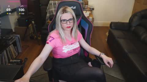 Snapshot of kelseycobalt chatting on October 17, 2025, 6:21 pm kelseycobalt online show from October 17, 2025, 6:21 pm