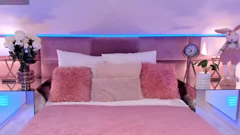 kelsi_di online show from May 19, 2026, 5:14 am