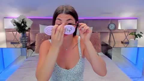 kelsi_di online show from June 30, 2026, 5:19 am