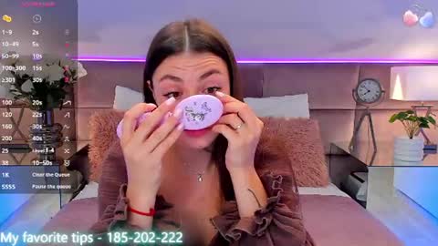 kelsi_di online show from July 28, 2026, 5:14 am