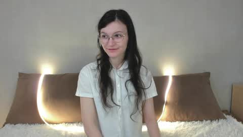 Kelsirabenold online show from April 5, 2026, 4:31 am