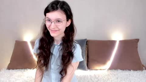 Kelsirabenold online show from April 26, 2026, 4:43 am