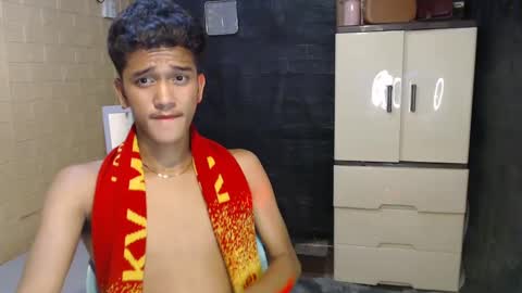 Snapshot of ken_bigcockxx chatting on February 5, 2025, 3:52 pm Ken online show from February 5, 2025, 3:52 pm