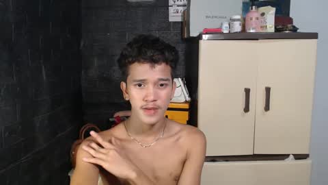 Snapshot of ken_bigcockxx chatting on February 17, 2025, 8:41 am Ken online show from February 17, 2025, 8:41 am