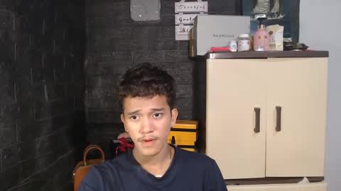 Snapshot of ken_bigcockxx chatting on February 17, 2025, 11:44 am Ken online show from February 17, 2025, 11:44 am