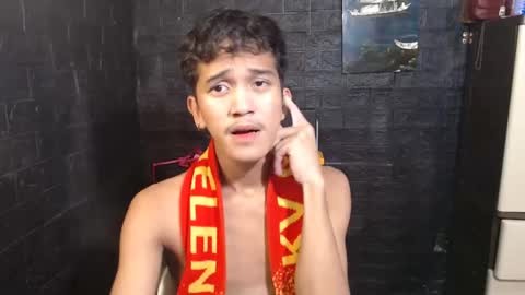 Snapshot of ken_bigcockxx chatting on February 26, 2025, 12:58 pm Ken online show from February 26, 2025, 12:58 pm