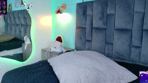 Snapshot of ken_boy_ chatting on February 2, 2025, 5:37 pm online show from February 2, 2025, 5:37 pm