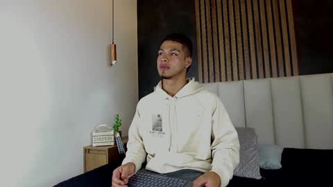 Snapshot of ken_boy_ chatting on February 3, 2025, 2:25 am online show from February 3, 2025, 2:25 am