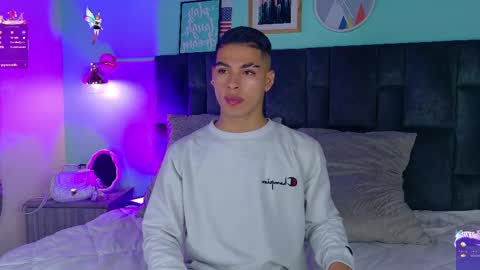 Snapshot of ken_boy_ chatting on February 23, 2025, 11:33 am online show from February 23, 2025, 11:33 am