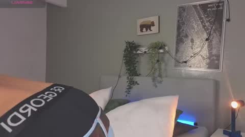 Snapshot of ken_boy_ chatting on September 20, 2025, 11:44 am online show from September 20, 2025, 11:44 am