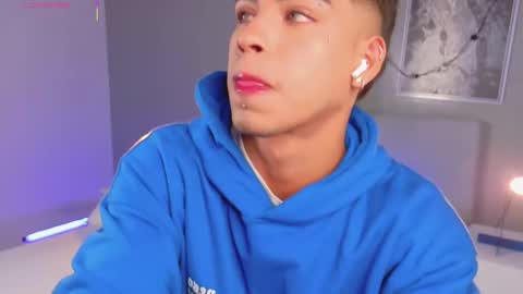 Snapshot of ken_boy_ chatting on October 1, 2025, 11:38 am online show from October 1, 2025, 11:38 am