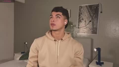 Snapshot of ken_boy_ chatting on October 7, 2025, 11:40 am online show from October 7, 2025, 11:40 am