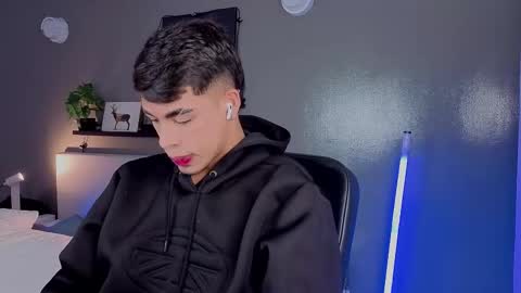 Snapshot of ken_boy_ chatting on October 11, 2025, 11:53 am online show from October 11, 2025, 11:53 am