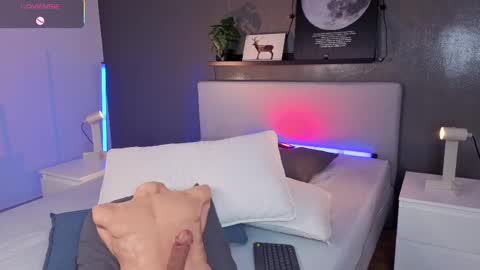 Snapshot of ken_boy_ chatting on October 26, 2025, 12:33 pm online show from October 26, 2025, 12:33 pm