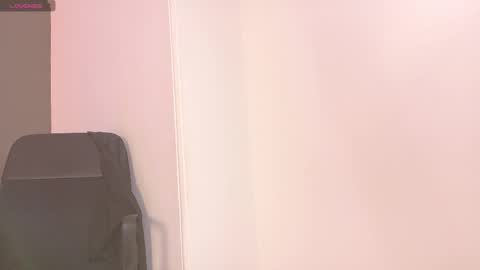 Snapshot of ken_boy_ chatting on November 3, 2025, 11:22 am online show from November 3, 2025, 11:22 am