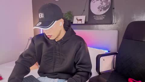 Snapshot of ken_boy_ chatting on November 5, 2025, 11:43 am online show from November 5, 2025, 11:43 am