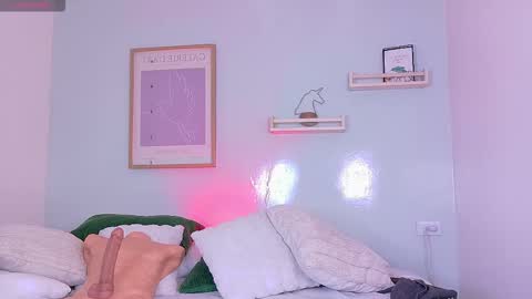 Snapshot of ken_boy_ chatting on November 6, 2025, 1:23 pm online show from November 6, 2025, 1:23 pm