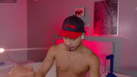 Snapshot of ken_boy_ chatting on June 12, 2026, 10:03 am online show from June 12, 2026, 10:03 am