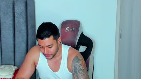 ken_mailik online show from February 5, 2025, 11:28 pm