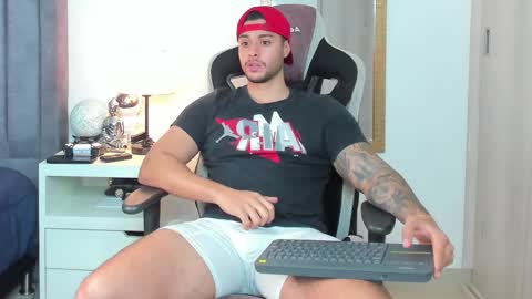 ken_mailik online show from October 24, 2025, 5:04 am