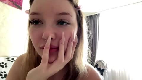 Snapshot of kenafetner chatting on June 13, 2026, 9:07 am Mia online show from June 13, 2026, 9:07 am