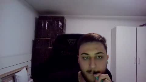 Snapshot of kenan_10 chatting on May 4, 2026, 12:39 am kenan online show from May 4, 2026, 12:39 am