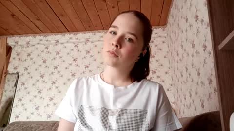 Alisa online show from April 22, 2026, 7:44 am