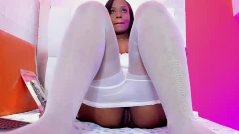 kendal_hot69_ online show from April 29, 2026, 5:30 pm