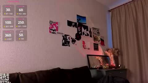 Kendal online show from March 16, 2026, 1:33 am