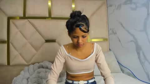 Snapshot of kendall69__ chatting on November 19, 2025, 1:11 pm kendall69__ online show from November 19, 2025, 1:11 pm