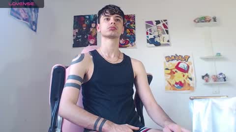 Snapshot of kendall_ros chatting on January 15, 2025, 4:43 pm kendall ross online show from January 15, 2025, 4:43 pm