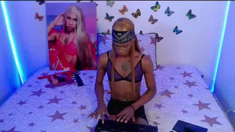 kendallgil online show from February 3, 2025, 2:47 am