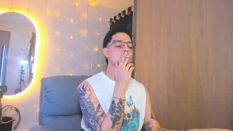 Snapshot of kendel_dimitri chatting on December 23, 2024, 7:06 am kendel_dimitri online show from December 23, 2024, 7:06 am