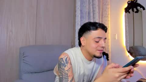 Snapshot of kendel_dimitri chatting on October 31, 2025, 3:40 am kendel_dimitri online show from October 31, 2025, 3:40 am