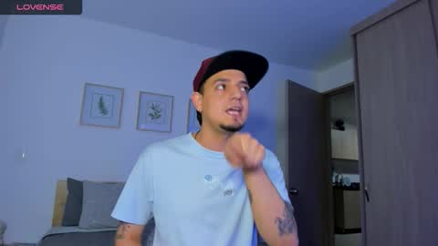 Snapshot of kendel_dimitri chatting on November 27, 2025, 2:35 am kendel_dimitri online show from November 27, 2025, 2:35 am