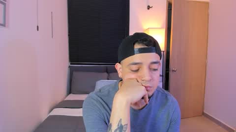 kendel_dimitri online show from April 30, 2026, 6:42 am
