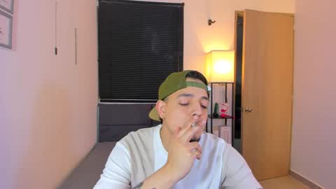 Snapshot of kendel_dimitri chatting on May 9, 2026, 9:14 am kendel_dimitri online show from May 9, 2026, 9:14 am