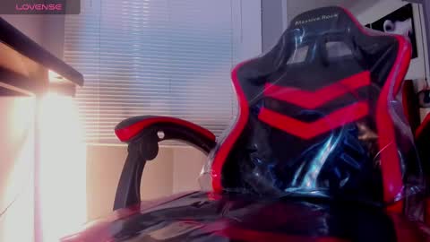 Snapshot of kender21_ chatting on February 13, 2025, 3:56 pm Kender online show from February 13, 2025, 3:56 pm